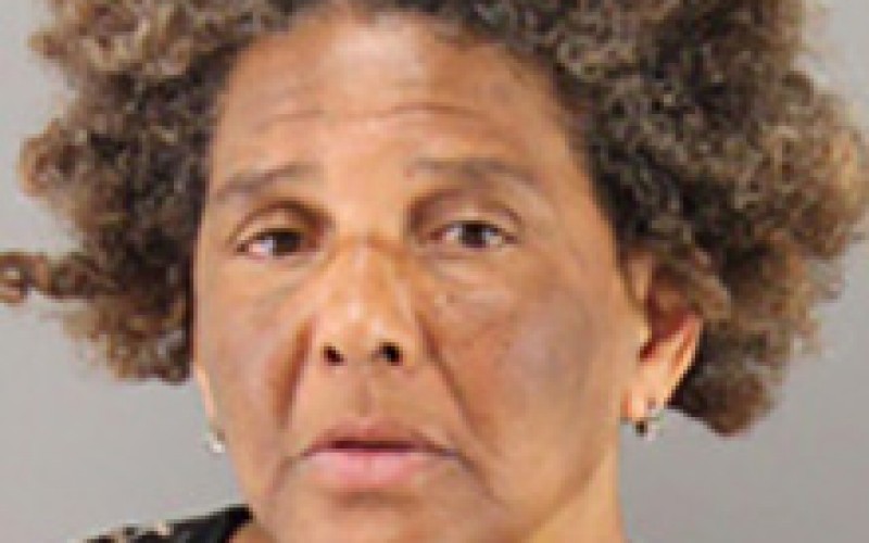 Woman Arrested for Threatening Death with Knives