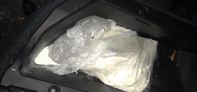 Kern County deputies pull over unlicensed driver, reportedly find 2 pounds of coke