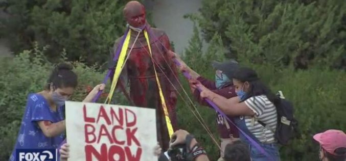 4 Women Arrested for Vandalizing a Statue of Junipero Serra