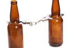 Under alcohol, man throws beer bottle at pregnant woman