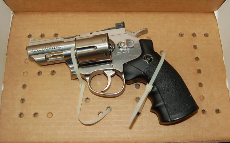 Adult and two juveniles accused of armed robbery with replica gun